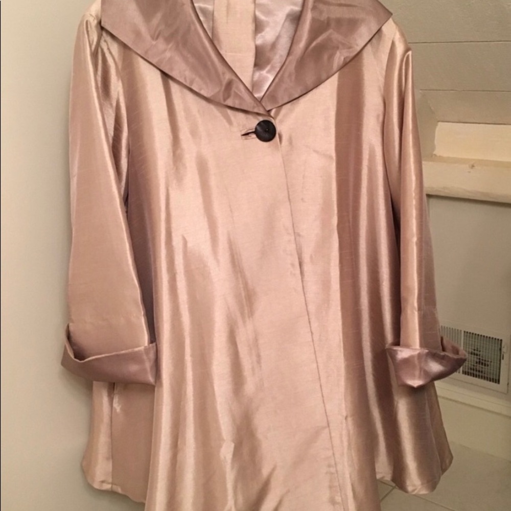 Cupcake brand bronze colored cape